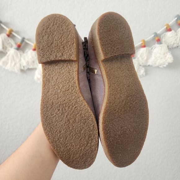 Kate Spade Gray Suede Fringe Side Zip Ankle Booties Boho Minimalist Chic 6.5 - Picture 11 of 12